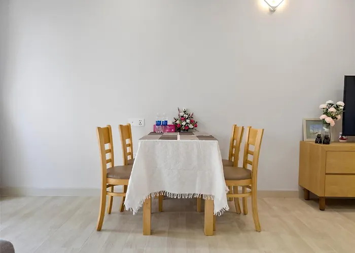 De\' Lora Goldcoast Apartment