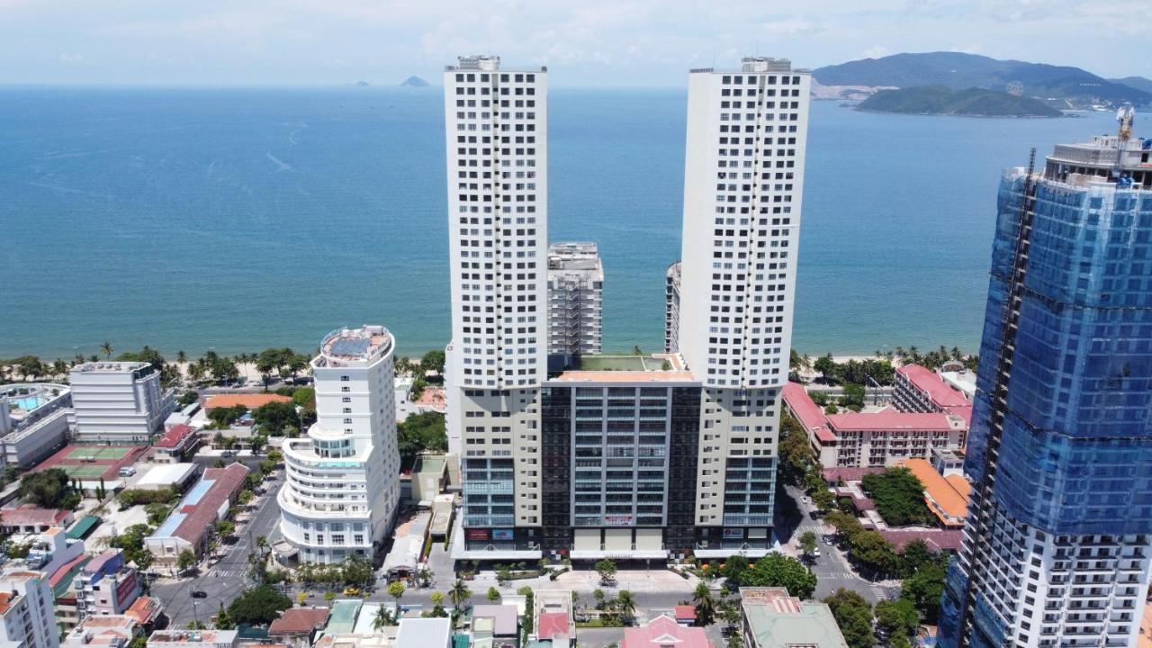 De' Lora Goldcoast Apartment