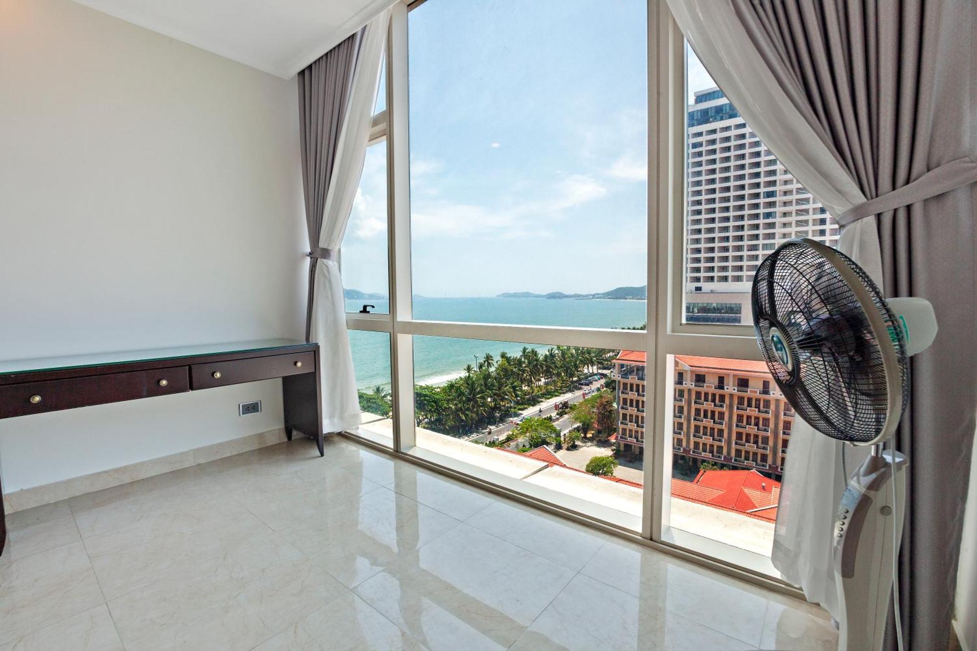 Apartment De' Lora Goldcoast
