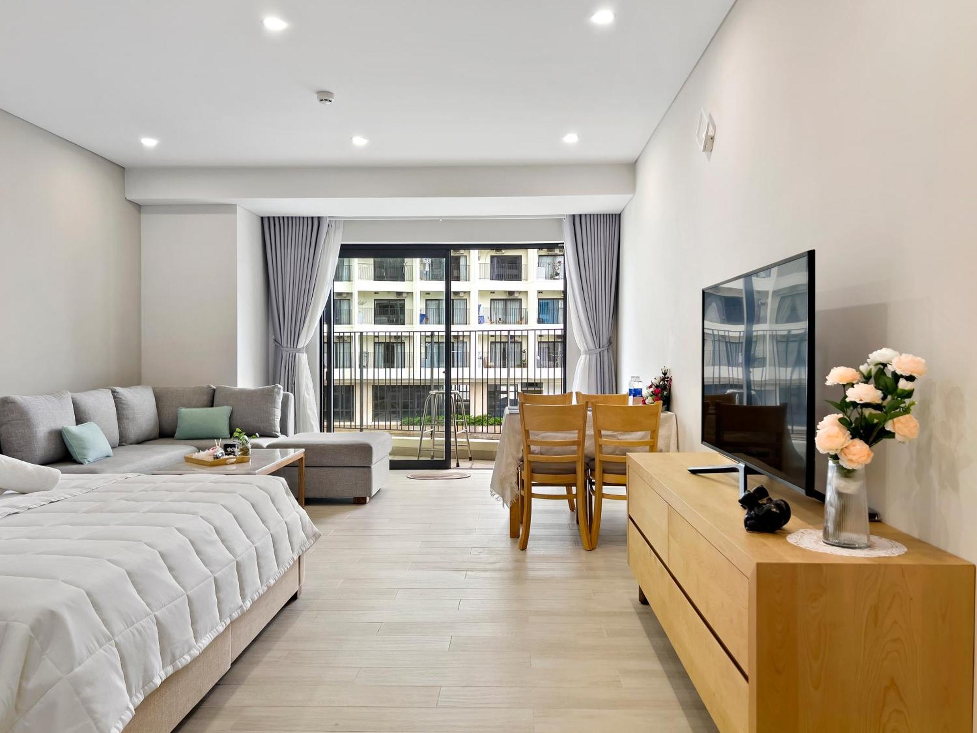 De' Lora Goldcoast Nha Trang