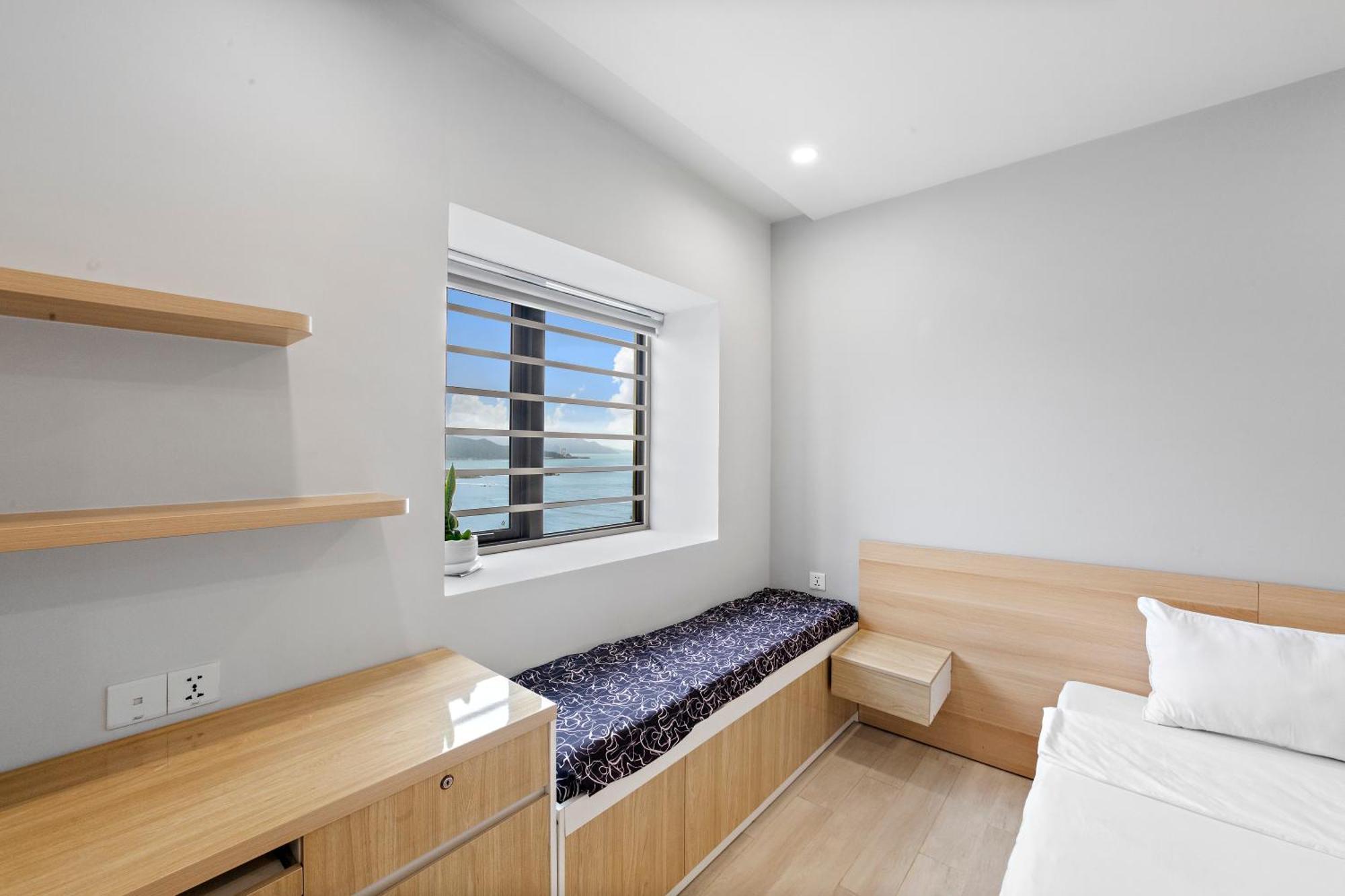 De' Lora Goldcoast Apartment