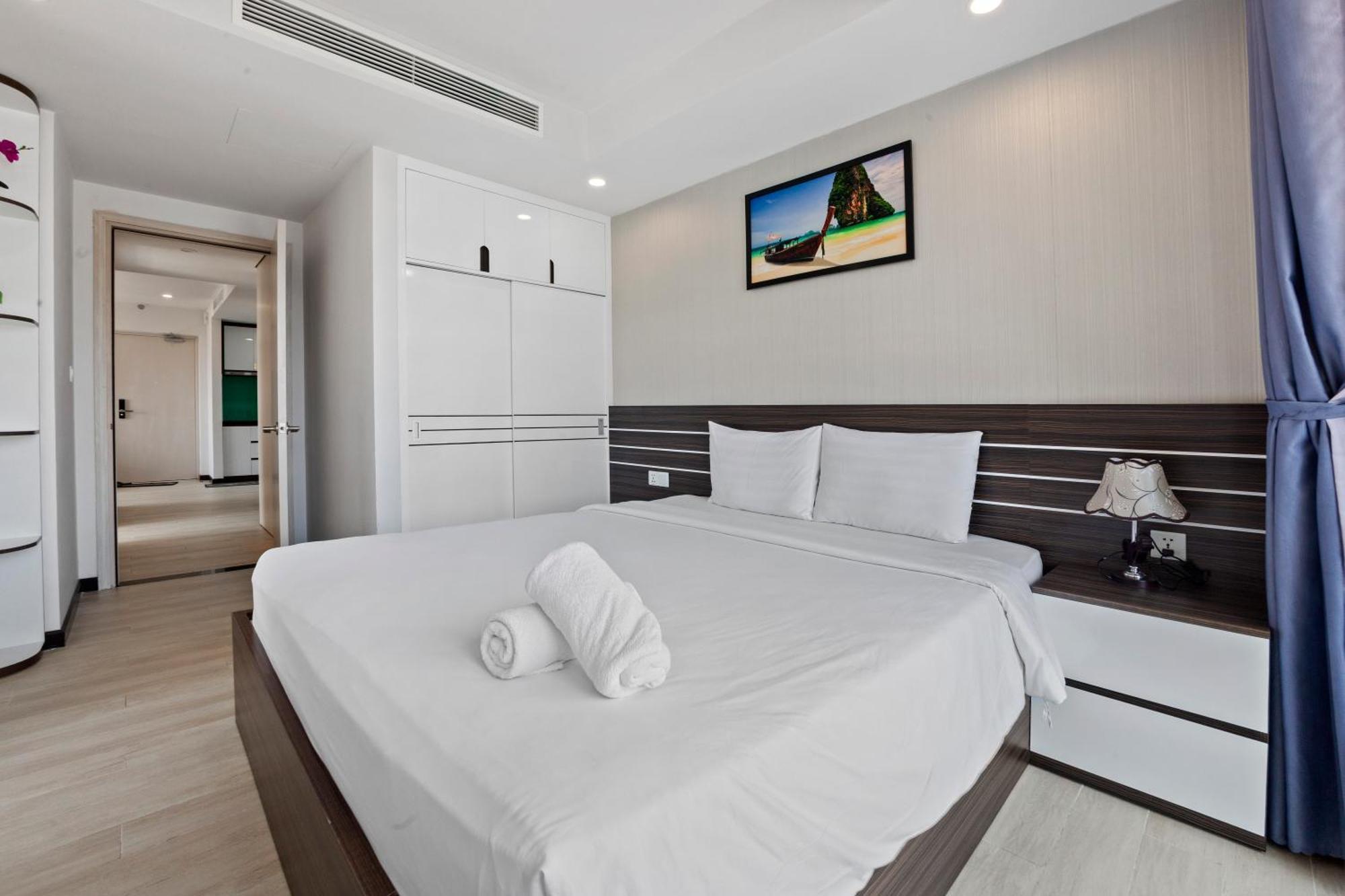 De' Lora Goldcoast Apartment