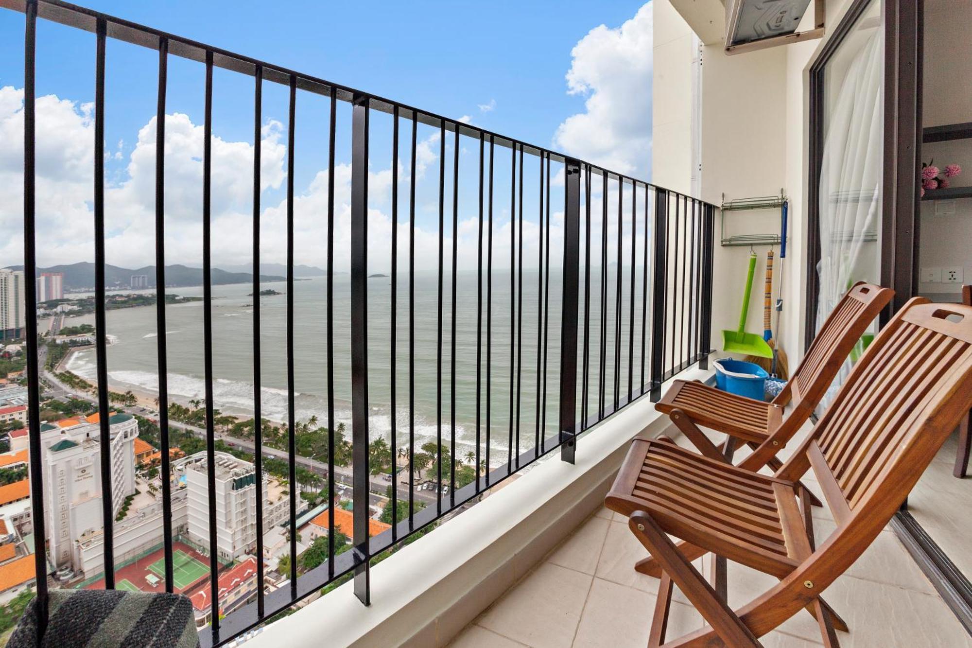 De' Lora Goldcoast * Nha Trang